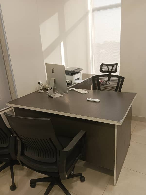 MAN SABA AVENUE VIP LAVISH FURNISHED OFFICE FOR RENT 24 &7 OFFICE WORK 21