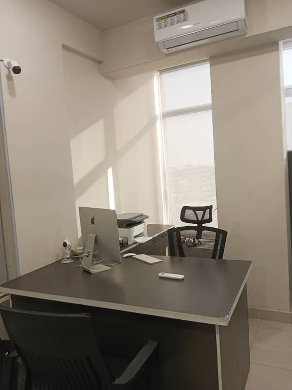 MAN SABA AVENUE VIP LAVISH FURNISHED OFFICE FOR RENT 24 &7 OFFICE WORK 22