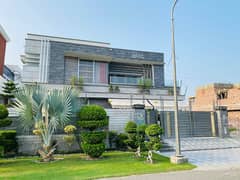 1 Kanal House with Basement available For sale In Ex Park View Lahore AC Installed