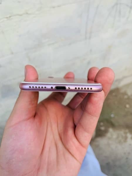 iPhone 7 128Gb 4