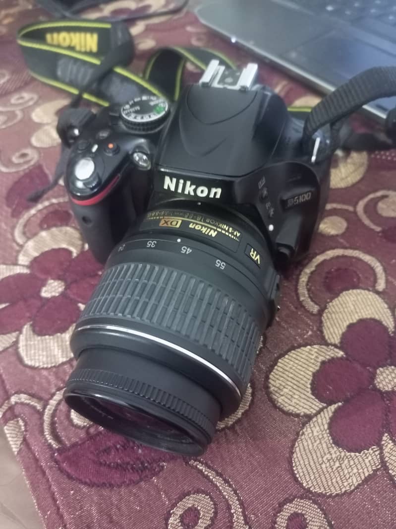 Nikon-5100 DSLR single handed used 1