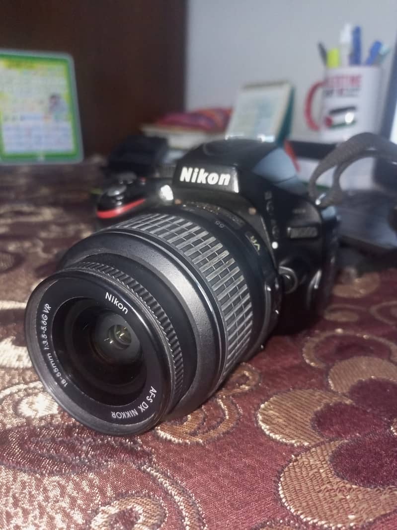 Nikon-5100 DSLR single handed used 3