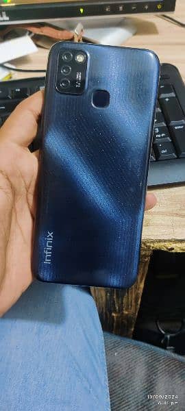 Infinix Spark 6 ( 3/64 ) 1