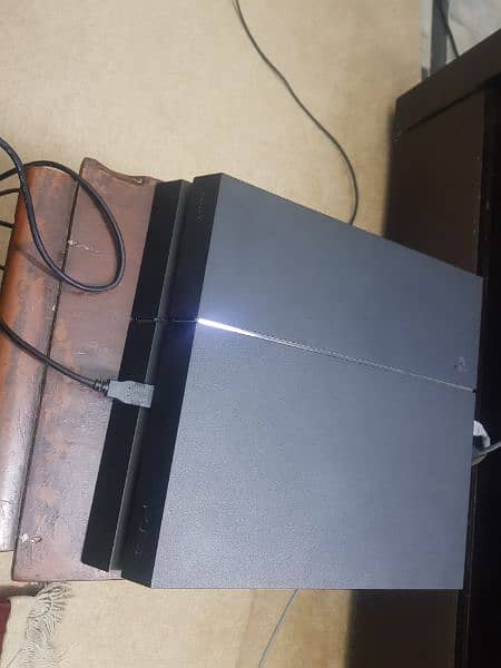 Play station 4 (500gb) no hdmi cable 5