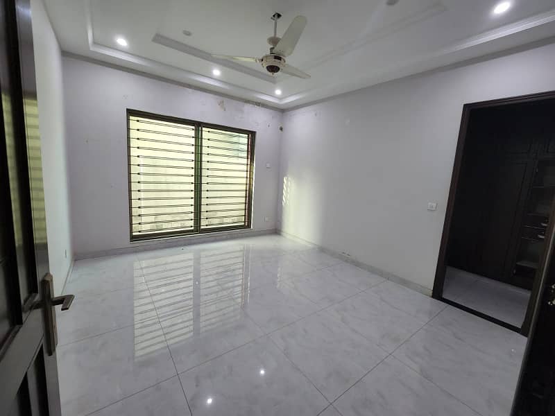 Separate Entrance 1 Kanal Ground Floor House Available For Rent In Lake City Sector M-2 14