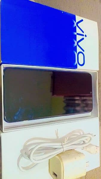 vivo y33s 5