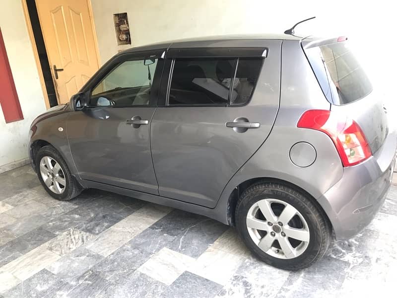 Suzuki Swift DLX 1.3 18