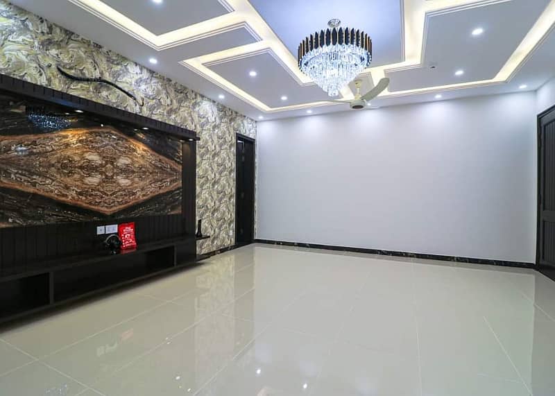 10 Marla House Available For Rent In Air Avenue Lahore 11