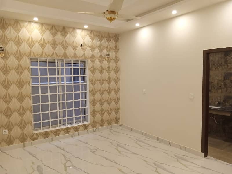 5 Marla Upper Portion For Rent In Eden Boulevard College Road Lahore 9