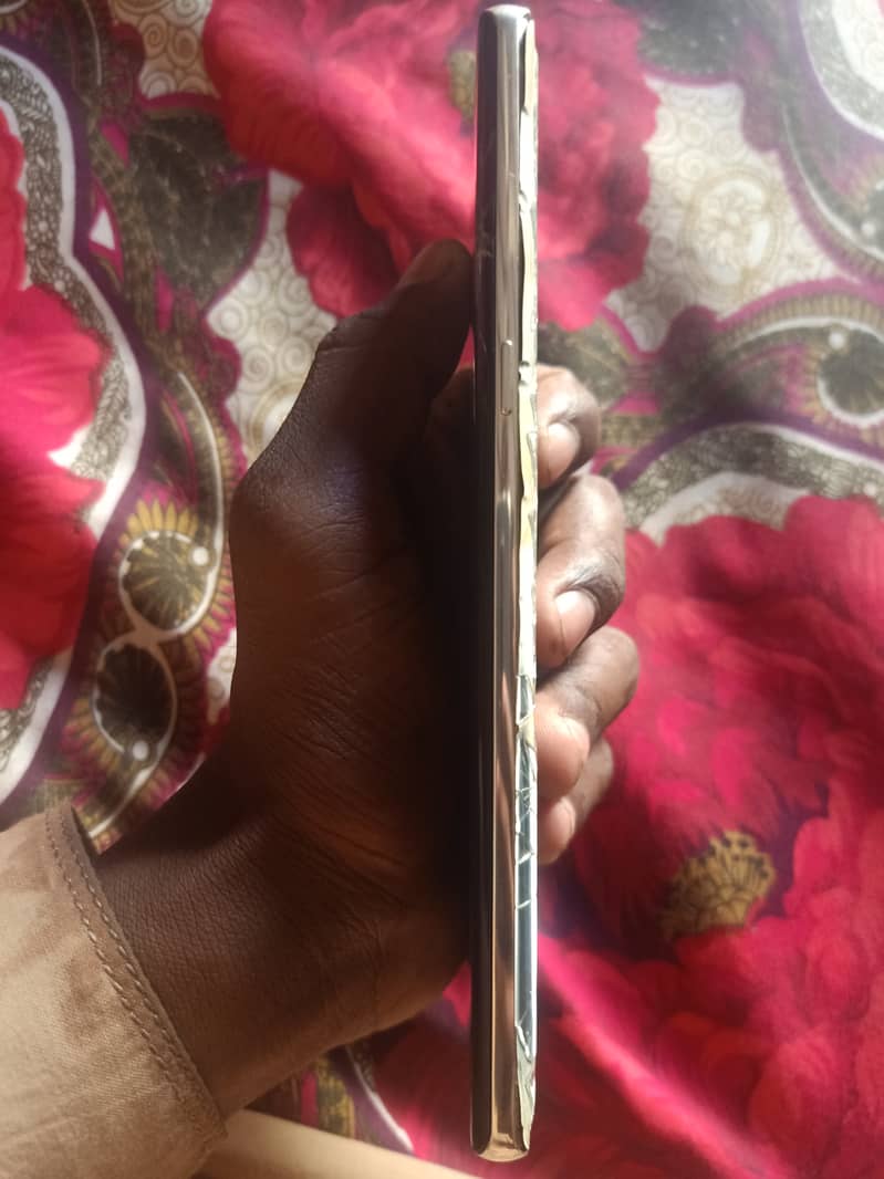 Sumsung note 8 Boad Condition 9/10 pannel to gaya tha abhi take nahi l 4