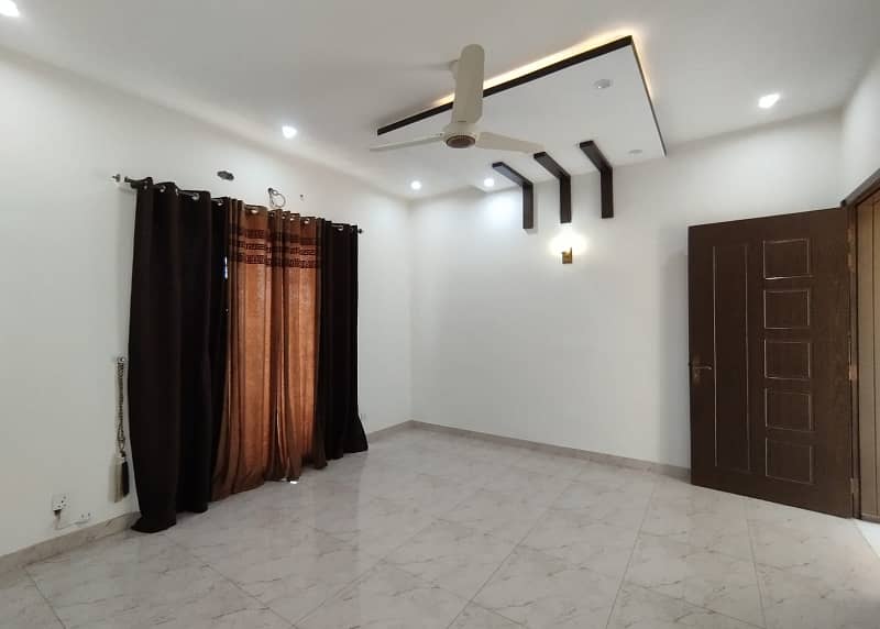 1 Kanal Upper Portion Available For Rent In DHA Phase 6 Lahore 3