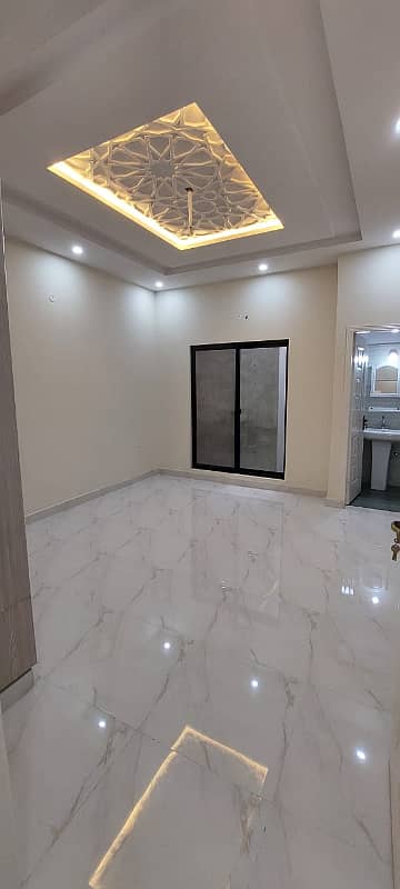 5MARLA TILE FLOORING LIKE NEW LOWER PORTION FOR RENT IN ALLAMA IQBAL TOWN 2