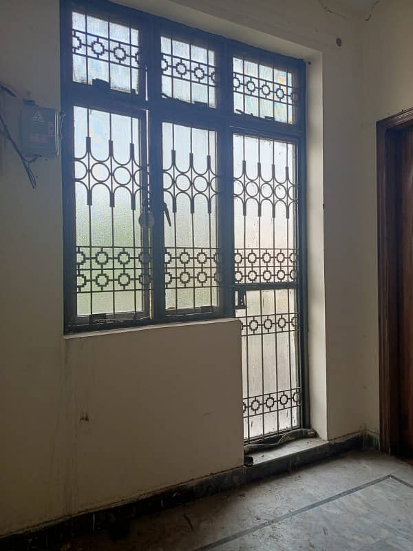 10MARLA NEAR & CLEAN OLD HOUSE FOR SALE IN ALLAMA IQBAL TOWN 1