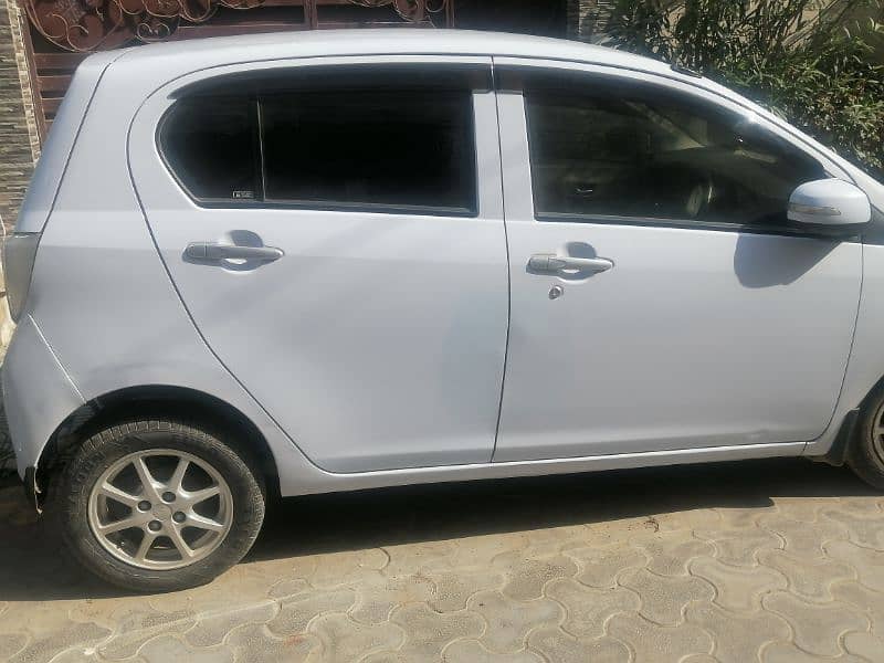 Daihatsu Mira 2012 1