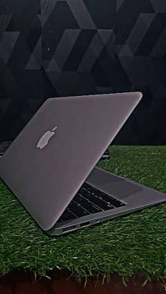 MAC Book Air Mid 2012 0