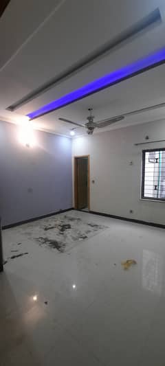 8 MARLA UPPER PORTION FOR RENT IN MILITARY ACCOUNTS COLLEGE ROAD