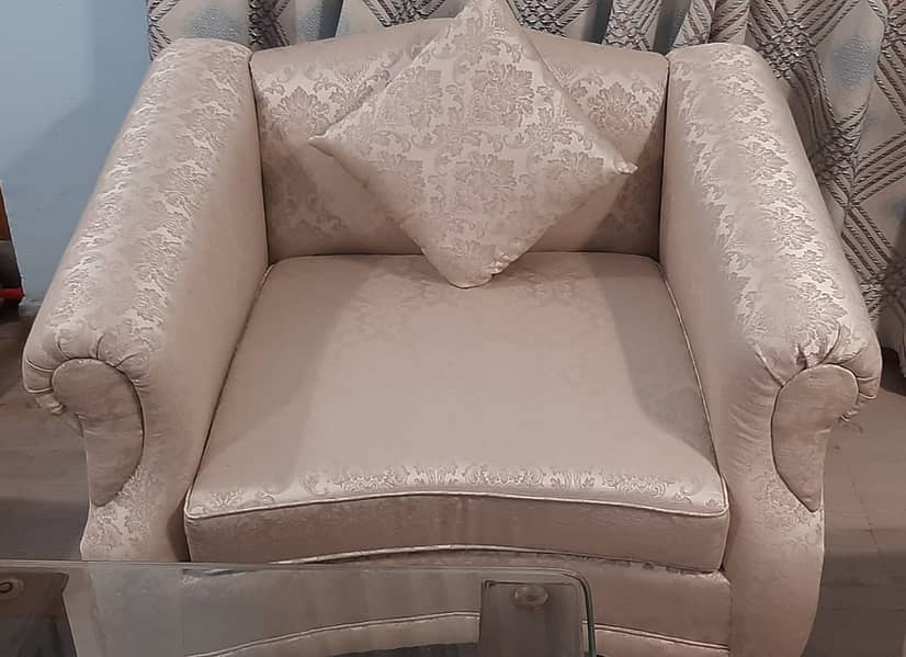 Slightly Used 6-Seater Sofa Set 4