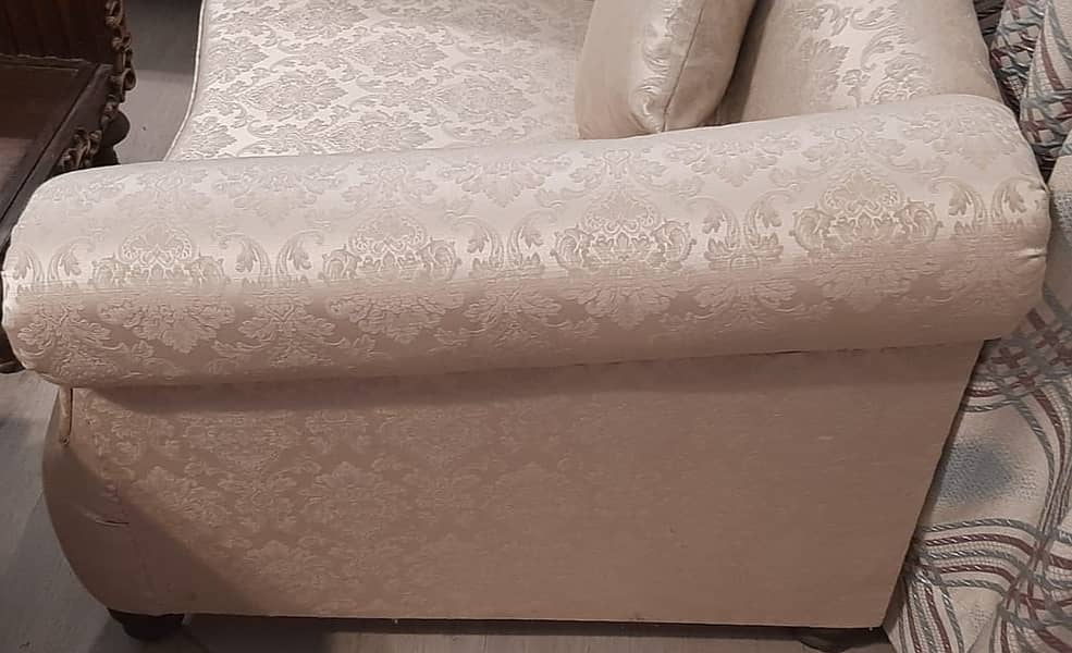 Slightly Used 6-Seater Sofa Set 7