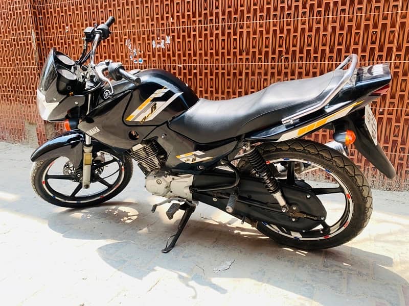 YBR 125 0