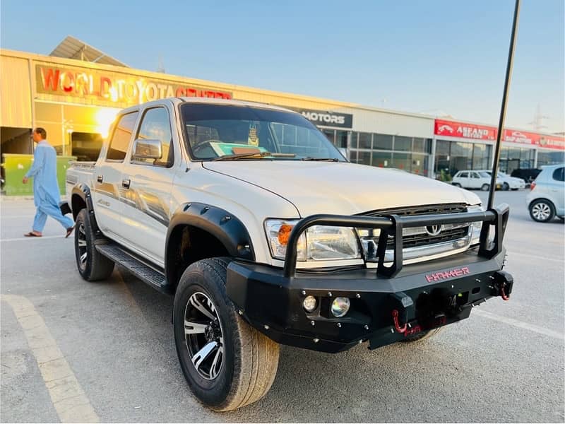 Toyota Hilux 2005 1