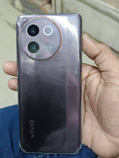 Vivo V30 E 3