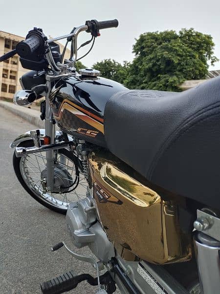 Honda CG 125 Special Edition,Golden black,Self Start. 1