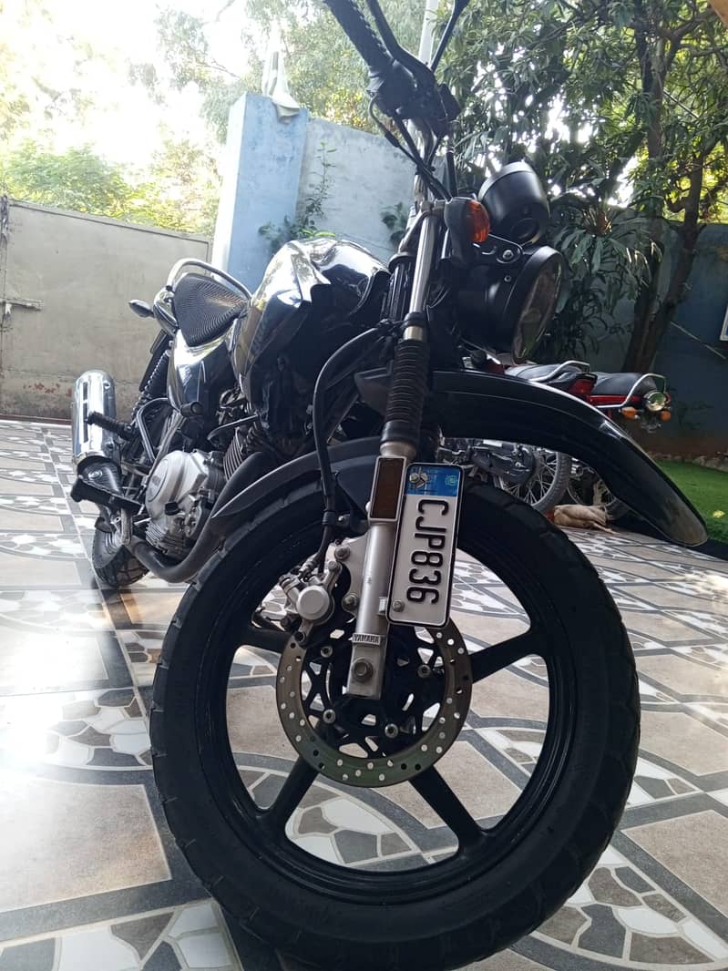 Yamaha YBR125G 22 model 23 registered Islamabad number 3