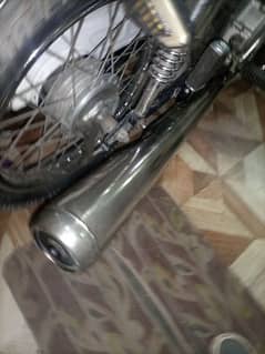 honda125 slincer chrome sound bht acha ha phly sound chk kro phr