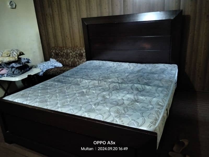 double bed good condition 03158979562 contact no 1