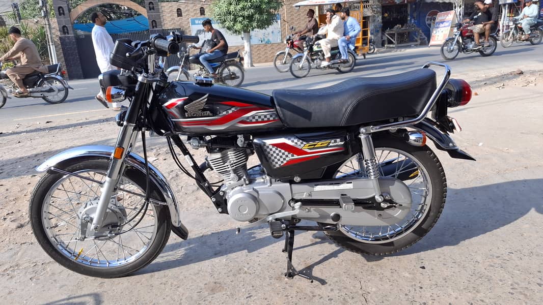 Honda 125cc  2024 model 4000km running 16