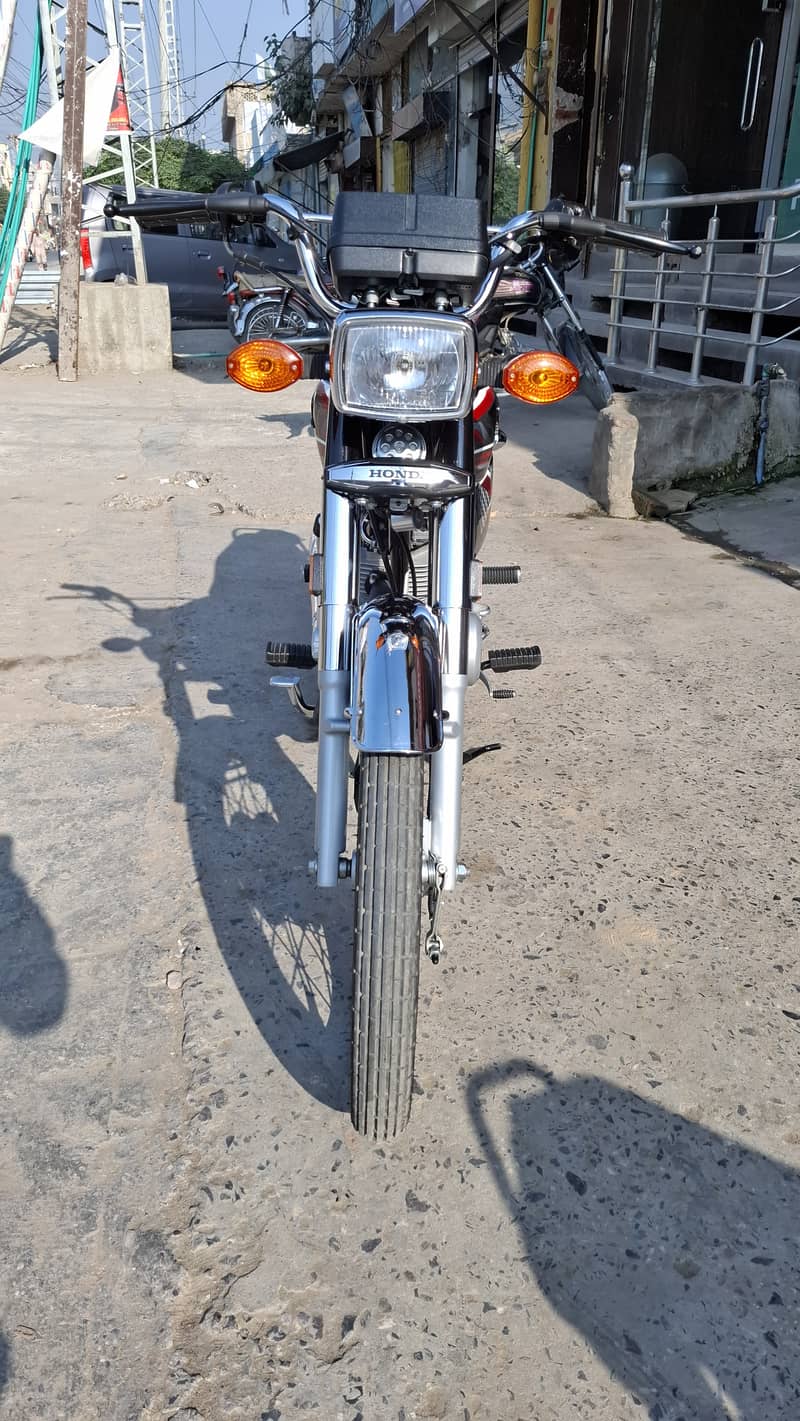 Honda 125cc  2024 model 4000km running 17