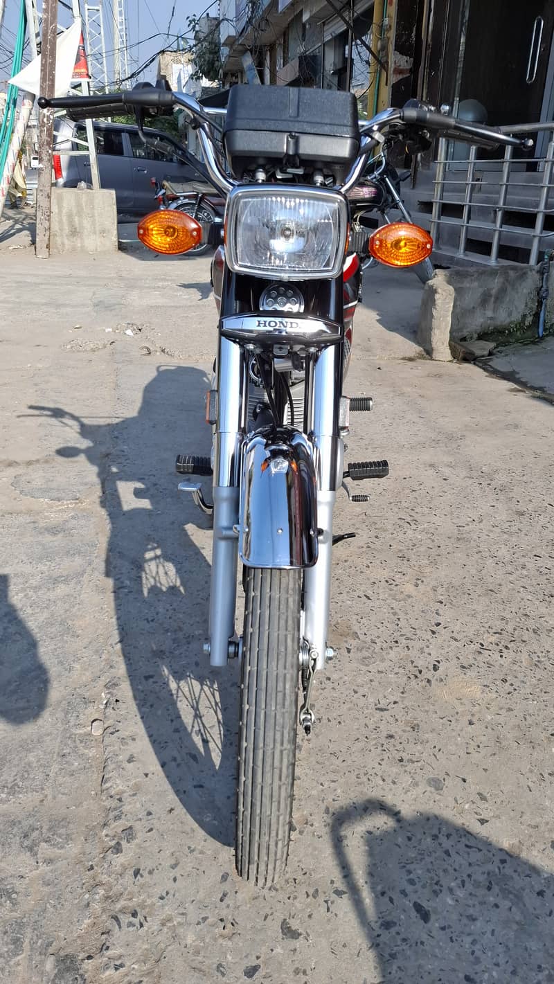 Honda 125cc  2024 model 4000km running 18