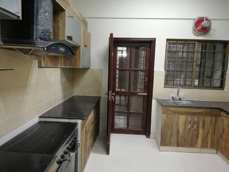 Askari 11, Sector B, 10 Marla, 03 Bed, 1st Floor, Luxury Apartment For Rent. 4