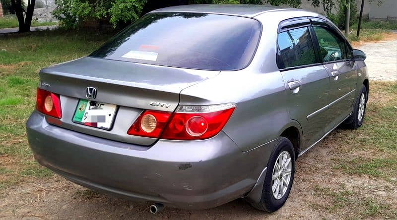 Lady Doctor Driven Honda City 1.3 IDSI
Model December 2006, 17.75 Lacs 2