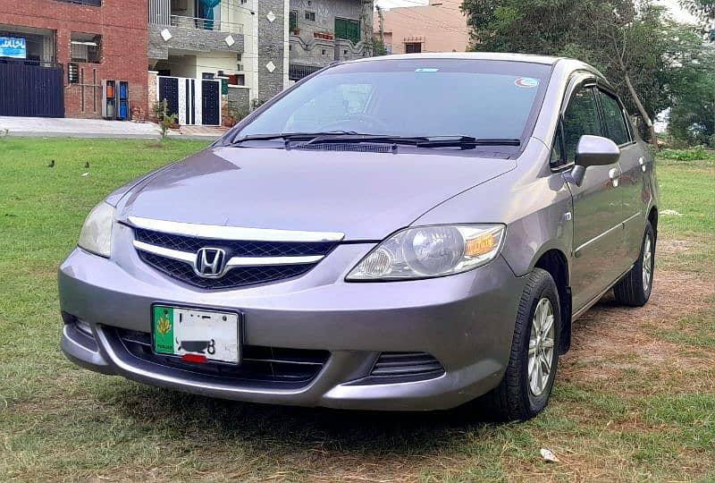 Lady Doctor Driven Honda City 1.3 IDSI
Model December 2006, 17.75 Lacs 4