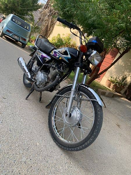 Honda CG 125 euro 2 karachi number 2020 model  Golden Number 3333 1