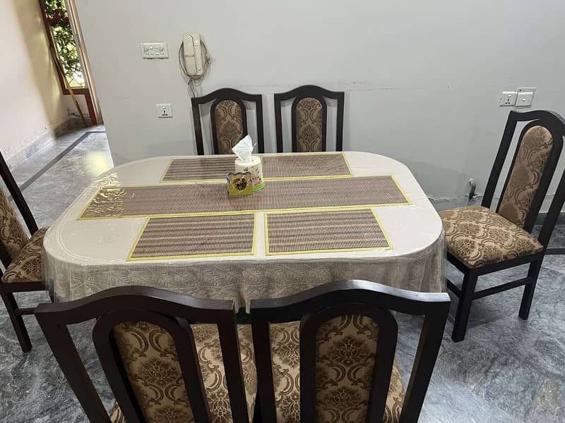 Dining Table 0