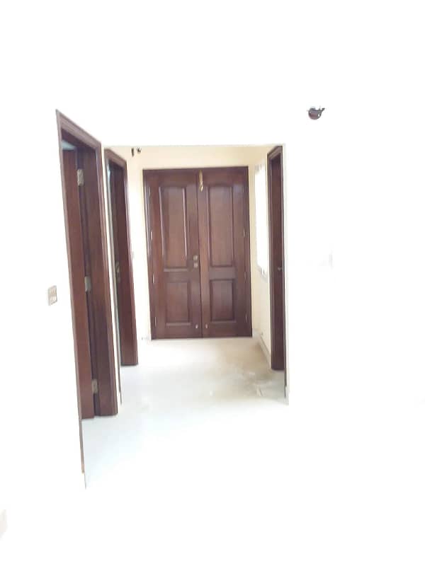 100yd Bungalow for Sale - west open , Iqbal Lane Phase-8 DHA 4