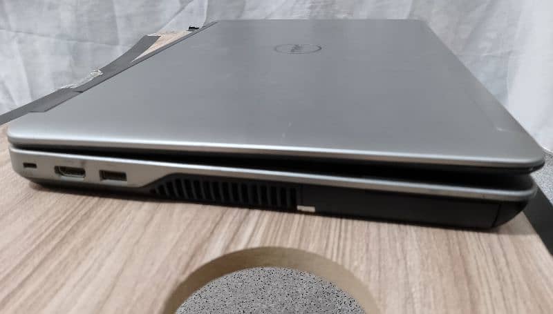 Dell Laptop 3