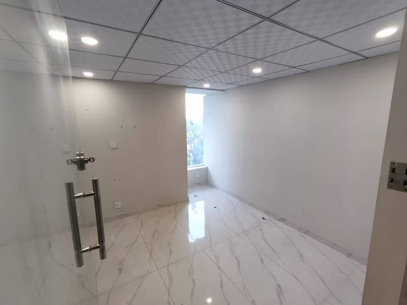 BLUE AREA OFFICE SPACE FOR RENT 4000 SQFT 12