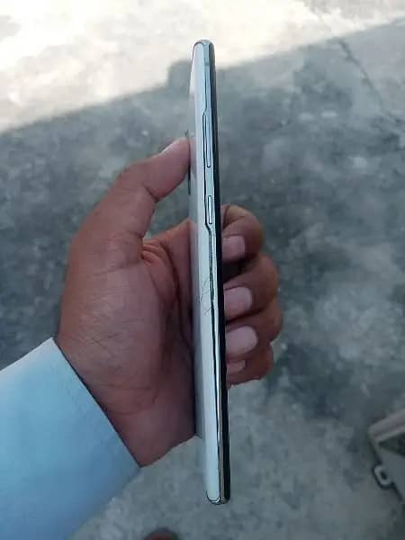 Samsung Galaxy Note 10 plus 5G with stylus pen. Minor dot. 9