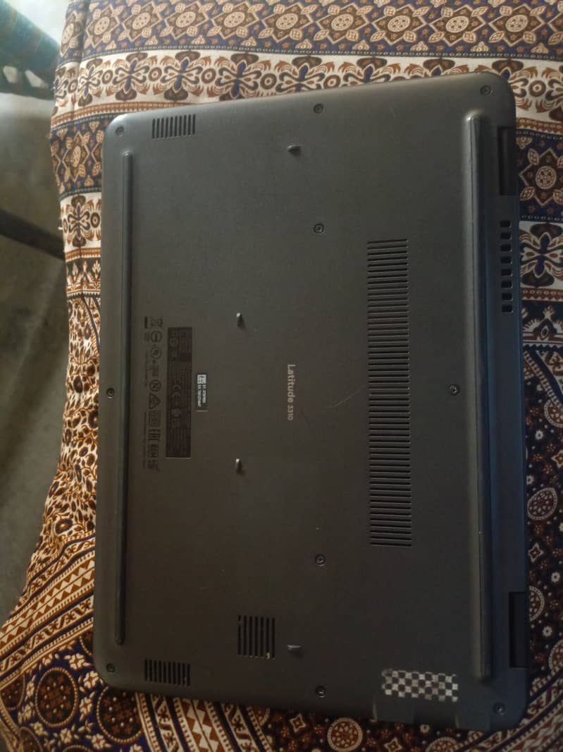 Dell latitude 3310 touch screen full HD display 4