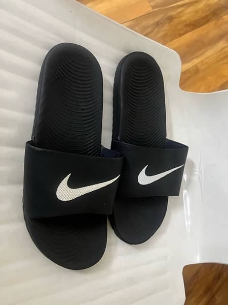 Nike Original slipper size 9 0