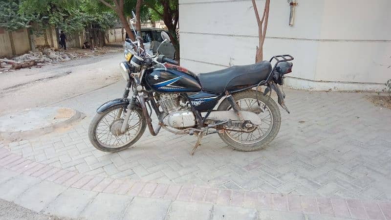 Suzuki GS150 3