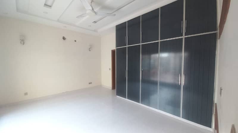 3 Beds 20 Marla Upper Portion Rent in Ex Air Avenue DHA Phase 8 Airport road Lahore. 5