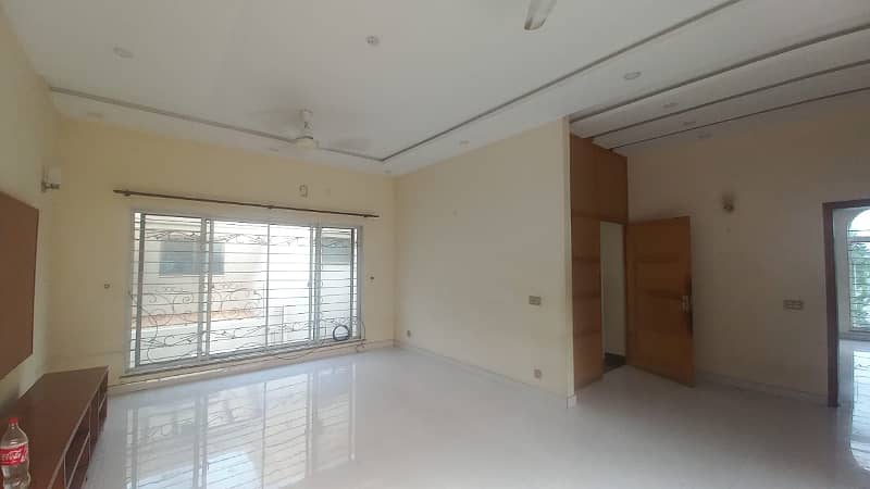 3 Beds 20 Marla Upper Portion Rent in Ex Air Avenue DHA Phase 8 Airport road Lahore. 8