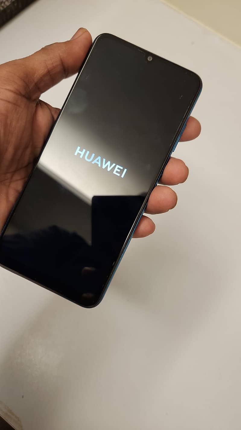 Huawei Y6P 4/64 New Condition with box & charger 2