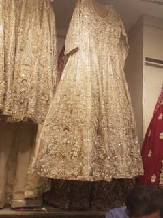 Barat lehnga/Walima lehnga/Barat Maxi/Walima maxi