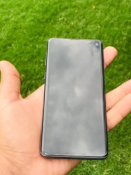 Samsung Galaxy S10 (128GB) 1