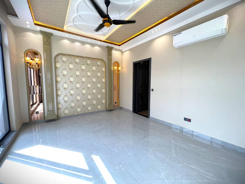 "Luxurious 1 Kanal Semi-Furnished 5 Bed House with Basement in DHA Phase 6 Block N" 15